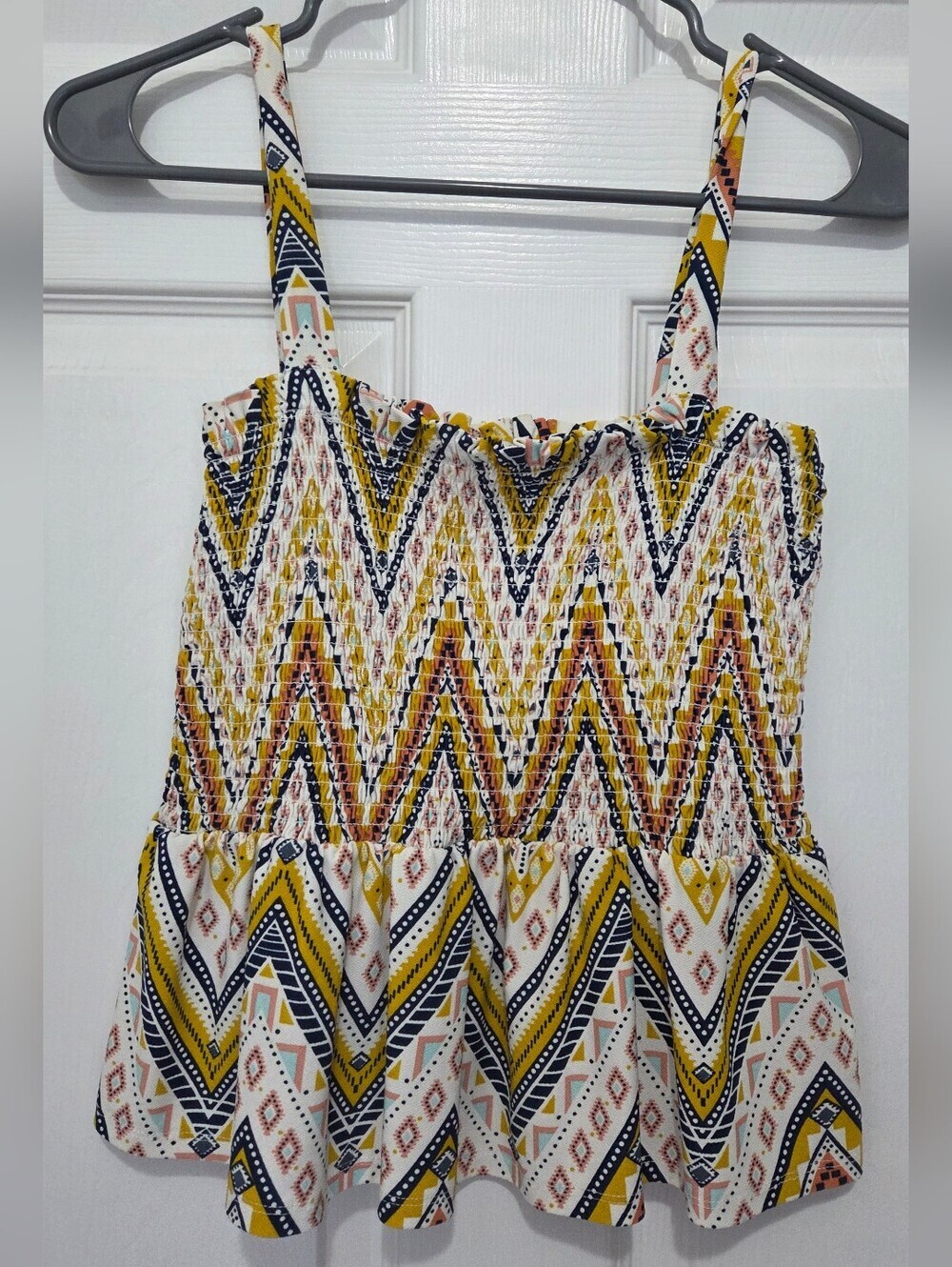 Haute Monde Smocked Peplum Tank Top Chevron Aztec Boho Cami Size Medium